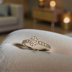 Elegant Gold Diamond Ring